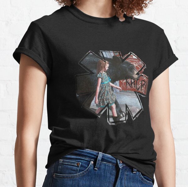 girl and the bear Classic T-Shirt