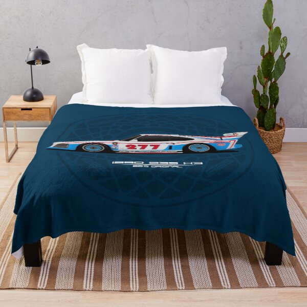935 K3 Magnus Walker Edition Throw Blanket