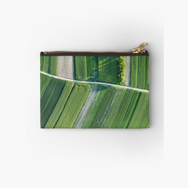 Aperçu de l'œuvre Paysage aérien de culture de colza vert créée et vendue par Lukasz Szczepanski.
