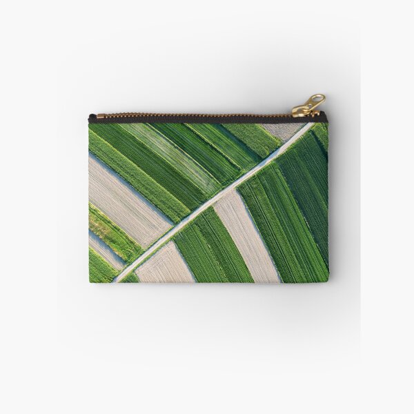 Aperçu de l'œuvre Paysage aérien de culture de colza vert créée et vendue par Lukasz Szczepanski.