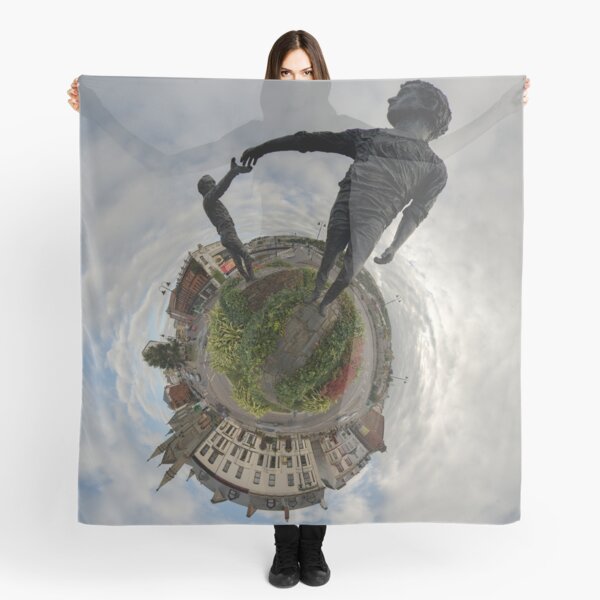 Hands Across the Divide, Derry Scarf