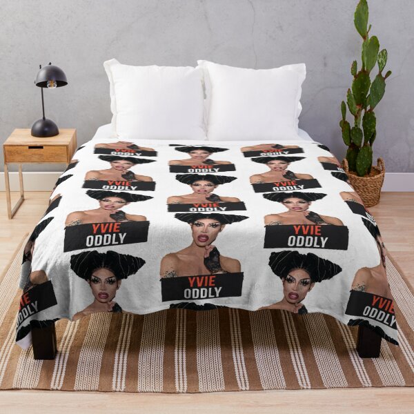 Aperçu de l'œuvre Yvie Bizarrement Drag Queen créée et vendue par DMartgearShop.