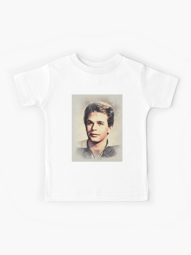 Louis Partridge Taking A Selfie shirt - Trend T Shirt Store Online