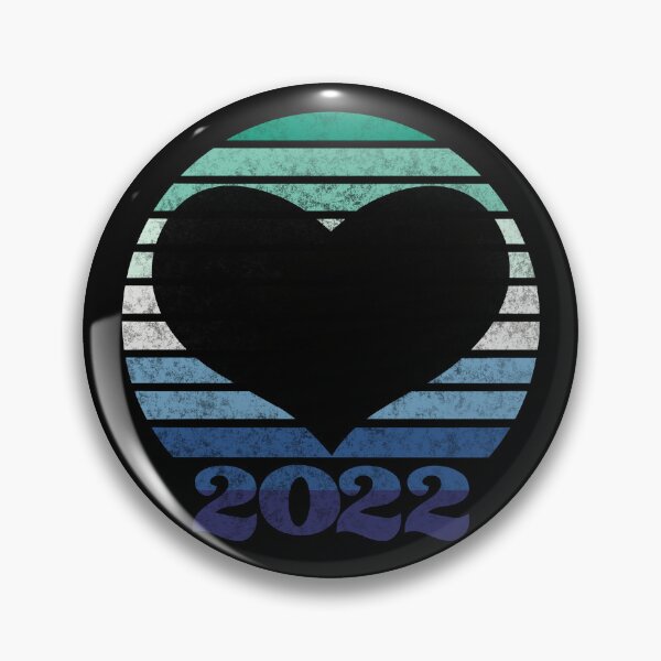 Artikelvorschau, 2022 Gay-Pride-Flagge inspirierter Retro-Sonnenuntergang mit Herzsilhouette entworfen und verkauft von MunsyArt.