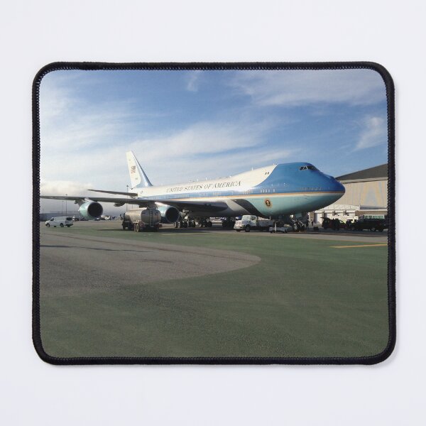 Aperçu de l'œuvre Air Force One à côté de Superbay créée et vendue par acftmxman.