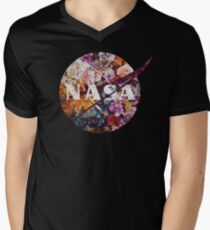 Camiseta para hombre de cuello en v Emblema de flores Vintage de la NASA