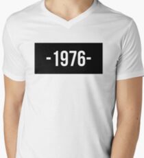 1976 Men's V-Neck T-Shirt