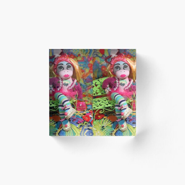 Aperçu de l'œuvre Sock Monkey Girl sur banc - Journal créée et vendue par MaterialMonkey.