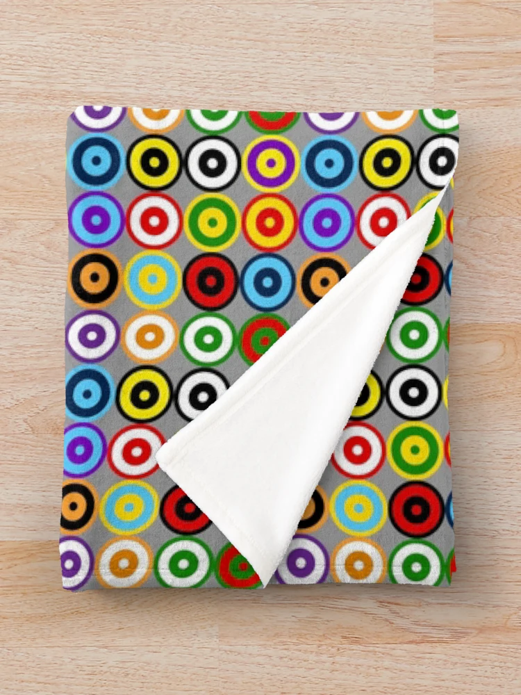 Aperçu 3 sur 6. Plaid avec l'œuvre Multi-pattern Retro Mod Roundel créée et vendue par ModSupporters.