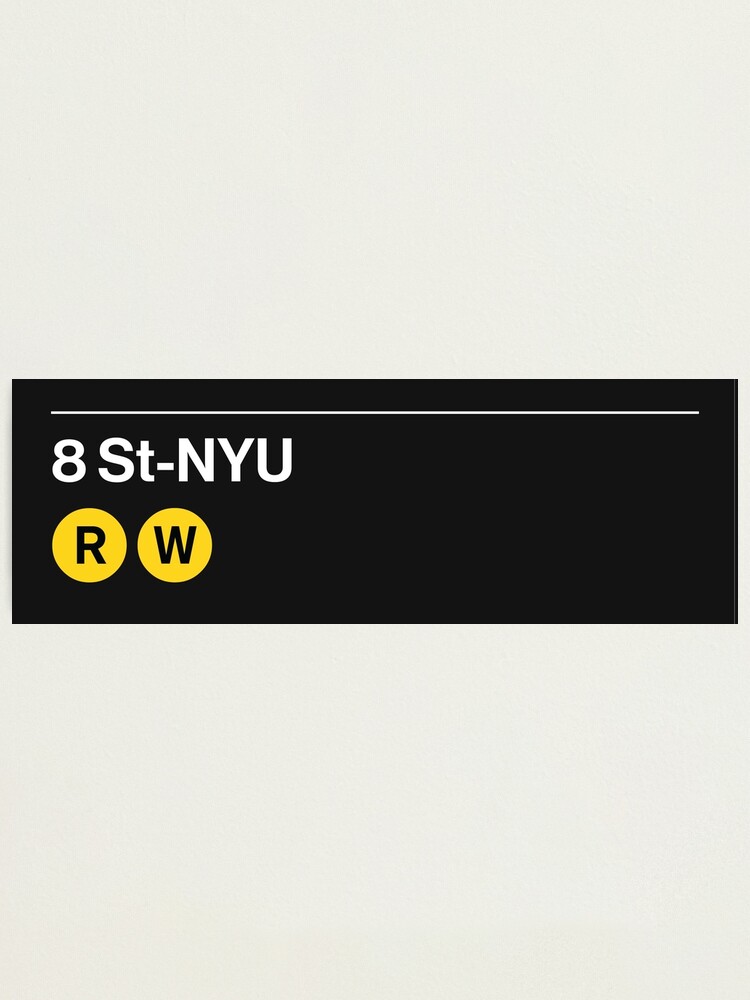 Thumbnail 2 von 3, Fotodruck, 8 St NYU-Station designt und verkauft von MTA-NY.