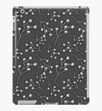 Baby's Breath Flower Pattern - Black iPad Case/Skin