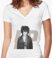 Camiseta entallada de cuello en V lp