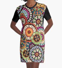 Color & Curvy Art - 4 Graphic T-Shirt Dress