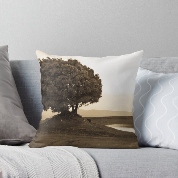 Item preview,  y este hermoso árbol con un pequeño estanque (que realmente no puedes ver) detrás de él. designed and sold by Neta Bartal.