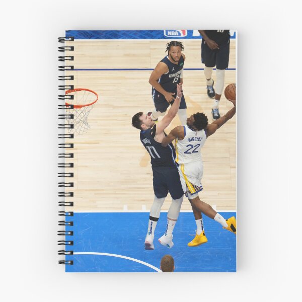 Aperçu de l'œuvre Andrew Wiggins Dunk sur Luka Doncic créée et vendue par MichaelBK11.