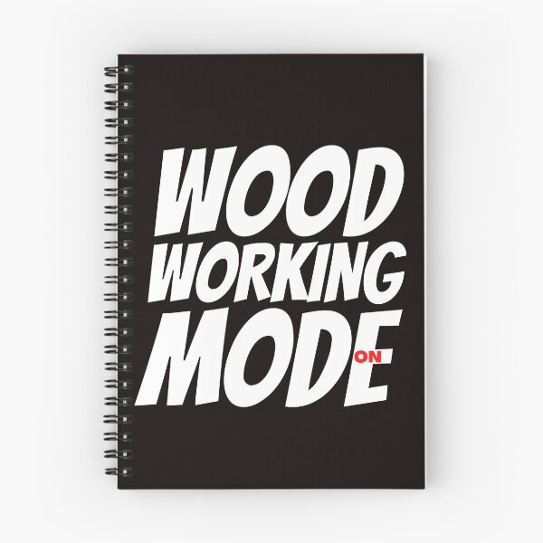 Artikelvorschau, Holzbearbeitungsmodus an - Holzbearbeitungstischler-Spaßgrafik - lustige Holzbearbeitungsgeschenke entworfen und verkauft von WoodWorkingInc.
