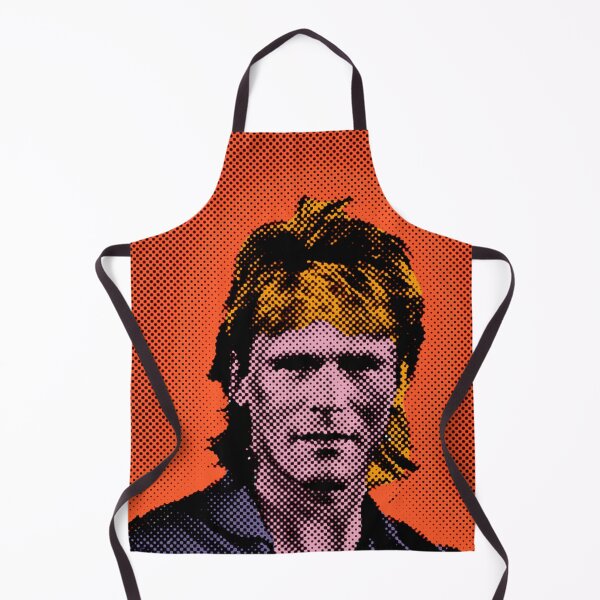 Artikelvorschau, Pop Art MacGyver im orangefarbenen Hintergrund entworfen und verkauft von OnlyPopArt.