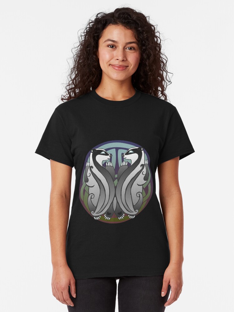 Alternate view of Mae moch daear | Badgers Classic T-Shirt