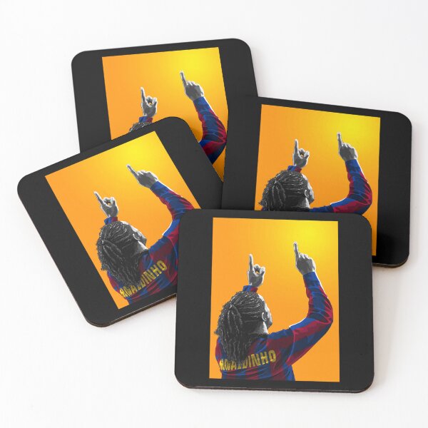 Artikelvorschau, Ronaldinho Gaúcho Barcelona Brasilien Fußball Artwork Classic T-Shirt entworfen und verkauft von laureljusjv.