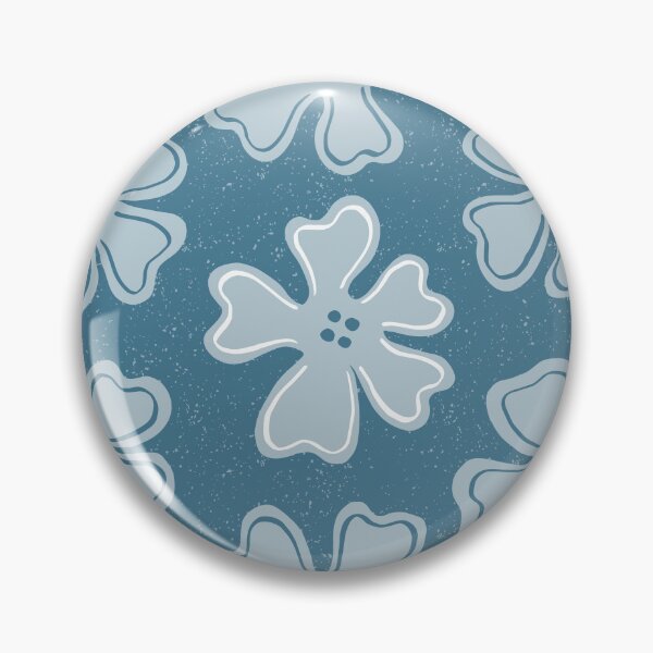 Artikelvorschau, Muster aus hellblauen Knopfblumen mit weiß auf blau entworfen und verkauft von colorofmagic.
