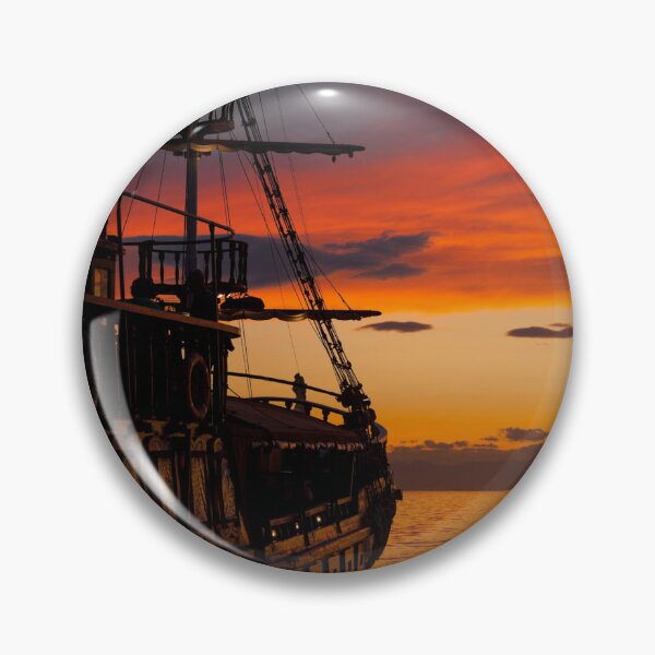 Artikelvorschau, Piratenschiff ~ Holzboot ~ Orange und gelber Sonnenuntergang oder Sonnenaufgang entworfen und verkauft von bayberrygal.