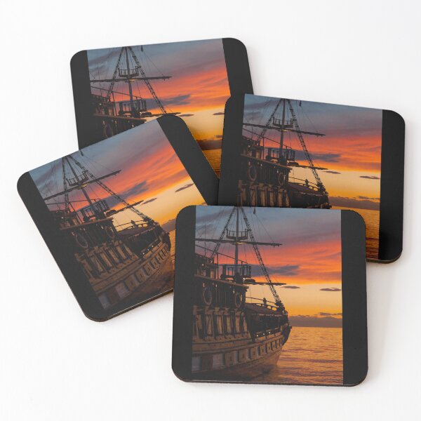 Artikelvorschau, Piratenschiff ~ Holzboot ~ Orange und gelber Sonnenuntergang oder Sonnenaufgang entworfen und verkauft von bayberrygal.