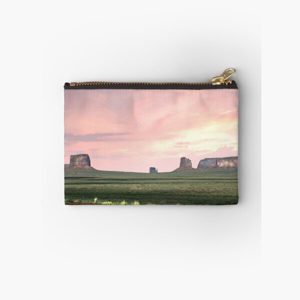 Artikelvorschau, Lila Himmel Filmlandschaft entworfen und verkauft von Randy Branham.