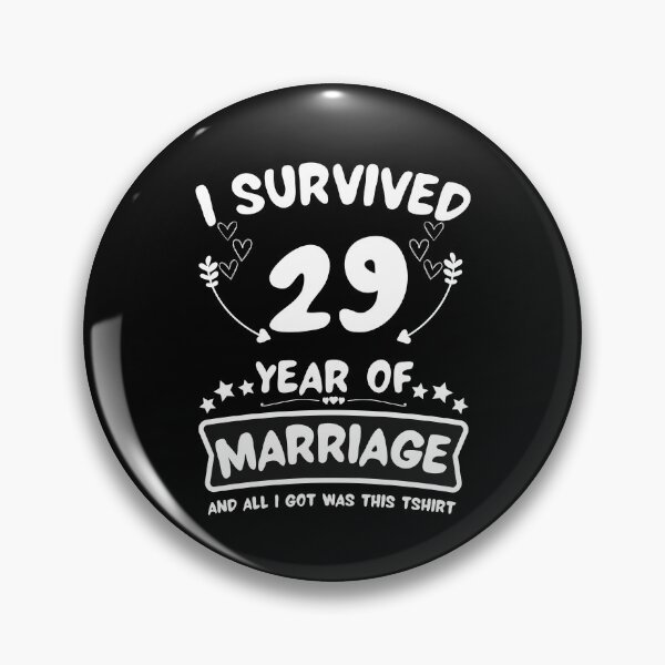 Artikelvorschau, Überlebte 29 Jahre Ehe Happy 29th Anniversary Funny Couples entworfen und verkauft von JoshBulky.