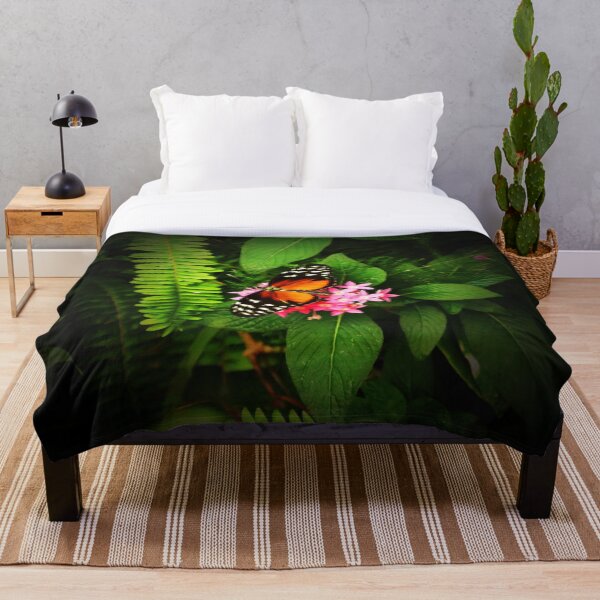 Item preview, mariposa en flores designed and sold by BeJolley.