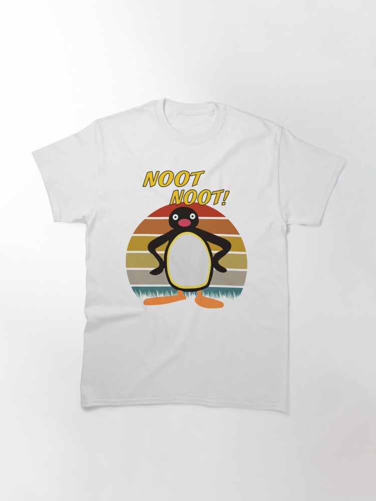 Imagen 3 de 7, Camiseta clásica con la obra Noot Noot Penguin Regalo vintage para hombres Mujeres Funny Penguin Lover regalo, diseñada y vendida por CaroolBakker.