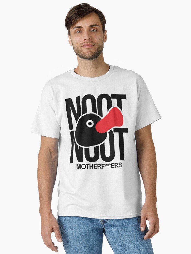 Imagen 1 de 7, Camiseta clásica con la obra NOOT NOOT PINGU, diseñada y vendida por CaroolBakker.