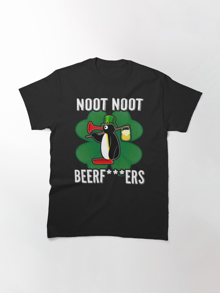 Imagen 3 de 7, Camiseta clásica con la obra Noot Noot Pingu, diseñada y vendida por CaroolBakker.