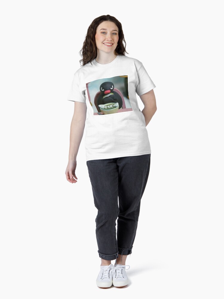 Imagen 4 de 7, Camiseta clásica con la obra Pingu el pingüino enojado - Noot Noot, diseñada y vendida por CaroolBakker.