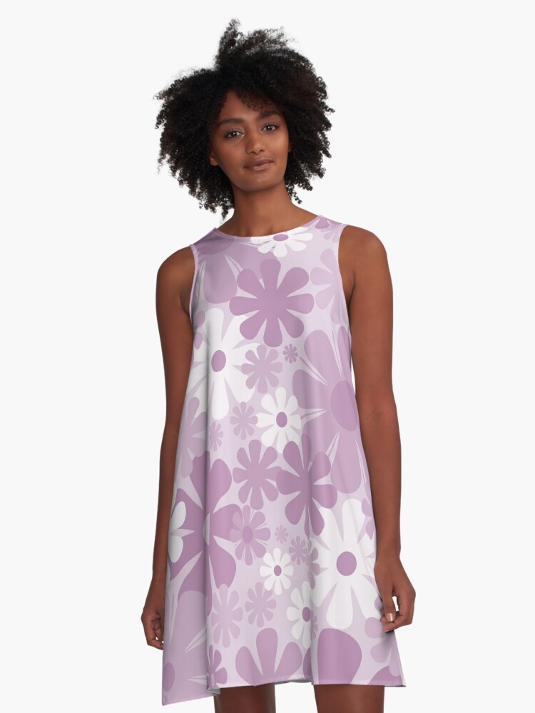 Retro 60s 70s Aesthetic Floral Pattern in Pretty Lilac Purple