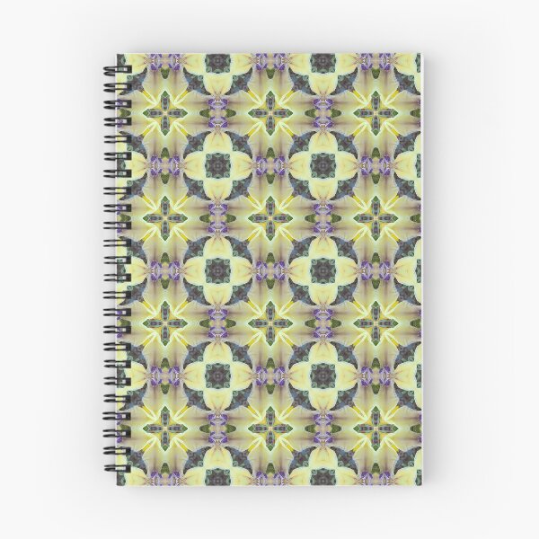 Artikelvorschau, Böhmisches Pastellfarben-Arabeskenmuster in Creme und Lavendel | Babiana Patula 1.7 entworfen und verkauft von FRLF.
