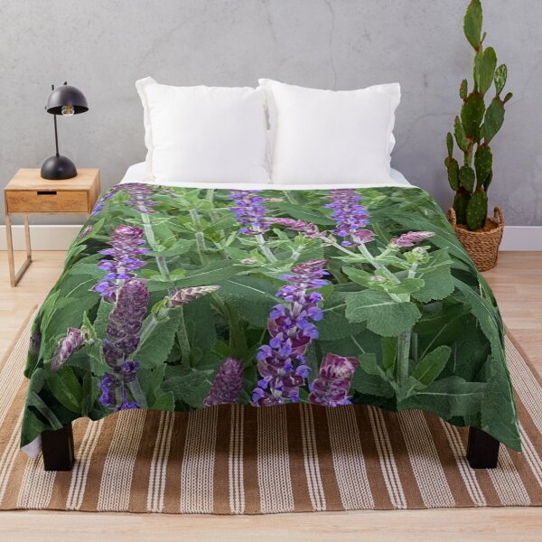 Aperçu de l'œuvre Fleurs violettes par Mark Ewing créée et vendue par LifeSpice.