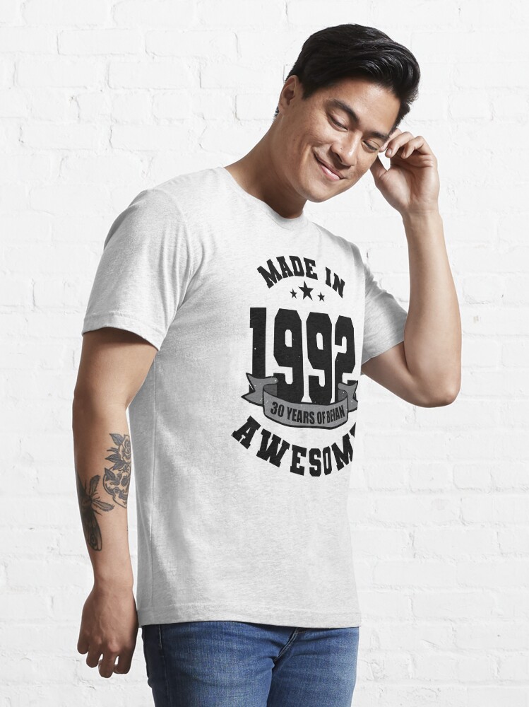 Discover Fabriqué En 1992 30 Ans D'être Génial T-Shirt