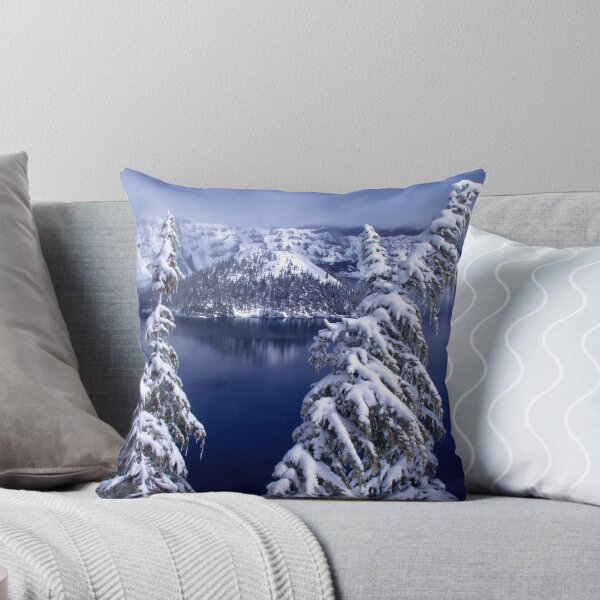Artikelvorschau, Crater See im Winter entworfen und verkauft von FromHereOnIn.