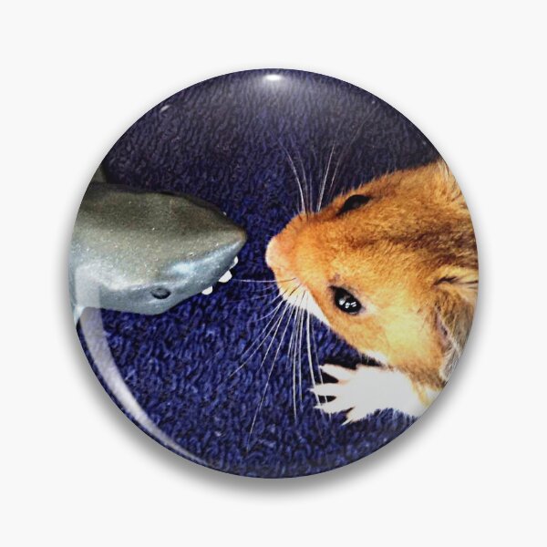 Aperçu de l'œuvre Hamster contre requin créée et vendue par Sandi Walmsley.