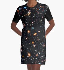 Hubble extremes tiefes Feld T-Shirt Kleid