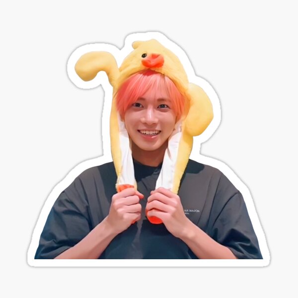 Artikel-Vorschau von TXT Kang Taehyun auf VLive mit Entenhut, designt und verkauft von purelyasiashop.