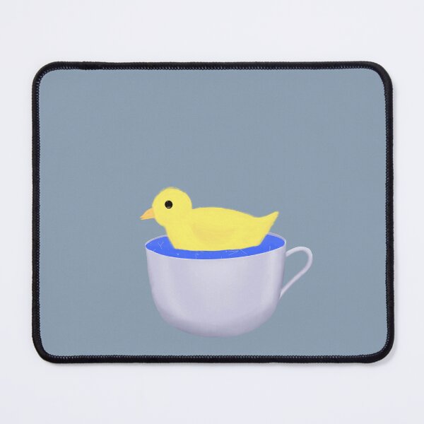 Artikelvorschau, Entlein genießt den Raum einer Teetasse entworfen und verkauft von CosmoCatDesigns.