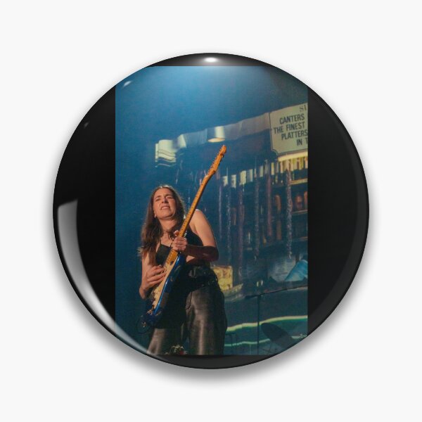 Aperçu de l'œuvre HAIM - One More Haim Tour créée et vendue par Aperture Science.