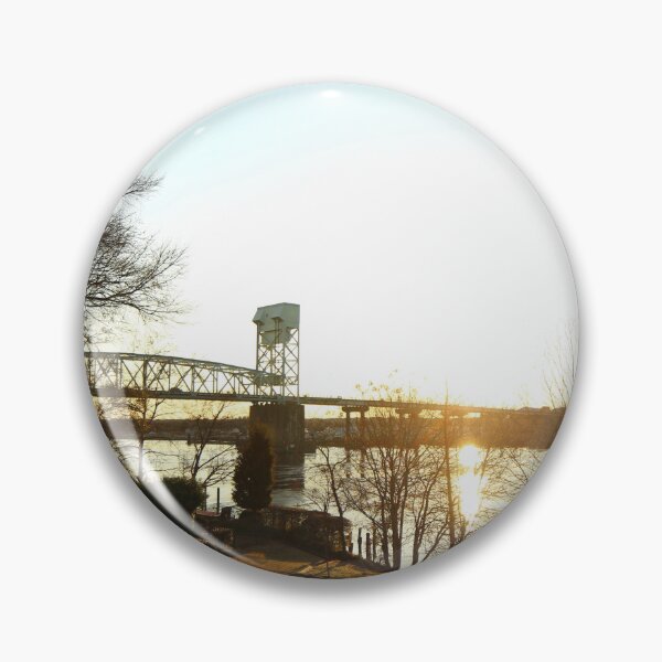 Artikelvorschau, Cape Fear Memorial Bridge entworfen und verkauft von ZEDimages.