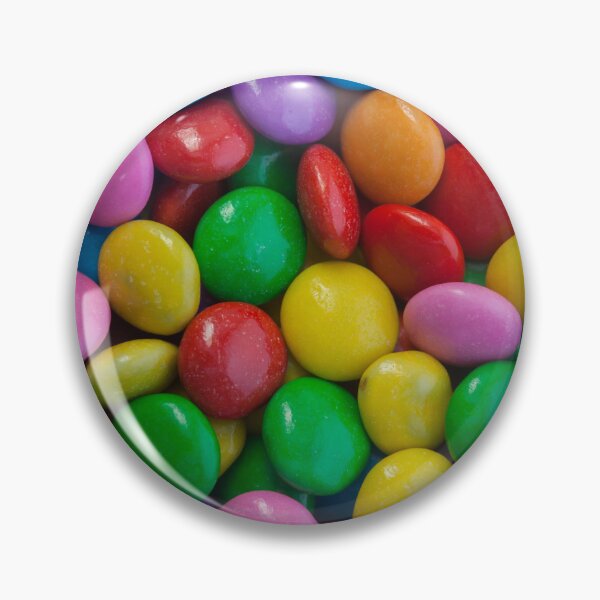 Artikelvorschau, Süßigkeiten-Hintergrund – Geschenk für Smarties-Süßigkeiten, Schokoladenliebhaber entworfen und verkauft von foodiemarie.