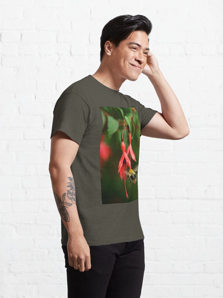 Alternate view of Fuchsia at Loch Na Fooey (wide) Classic T-Shirt