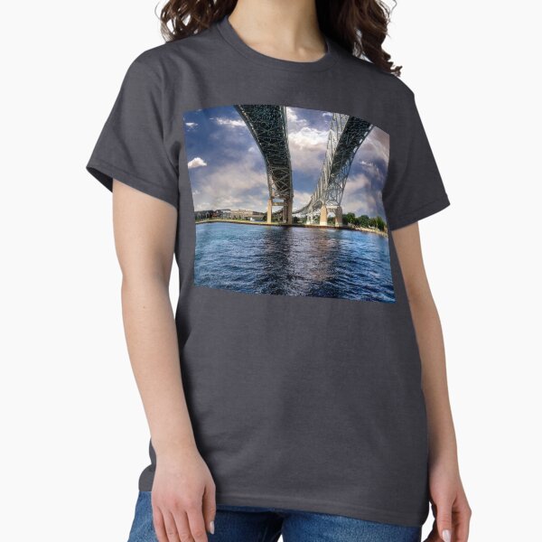 Vista previa del artículo con la obra «Bajo el puente de agua azul - Michigan», diseñado y vendido por Kathy Weaver.
