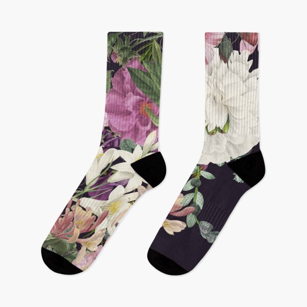 Aperçu de l'œuvre Enchanting Midsummer Garden créée et vendue par meggydesigns.