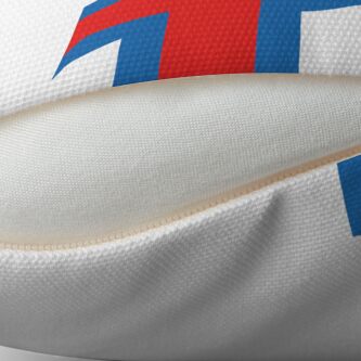 Aperçu 2 sur 3. Coussin avec l'œuvre Drapeau des Îles Féroé créée et vendue par Shorlick.