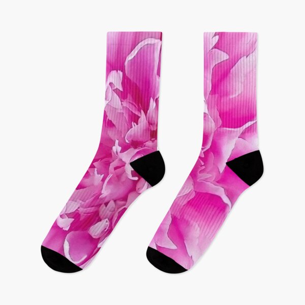 Aperçu de l'œuvre Photo d'art de pétales de fleurs roses créée et vendue par monkeypawprints.